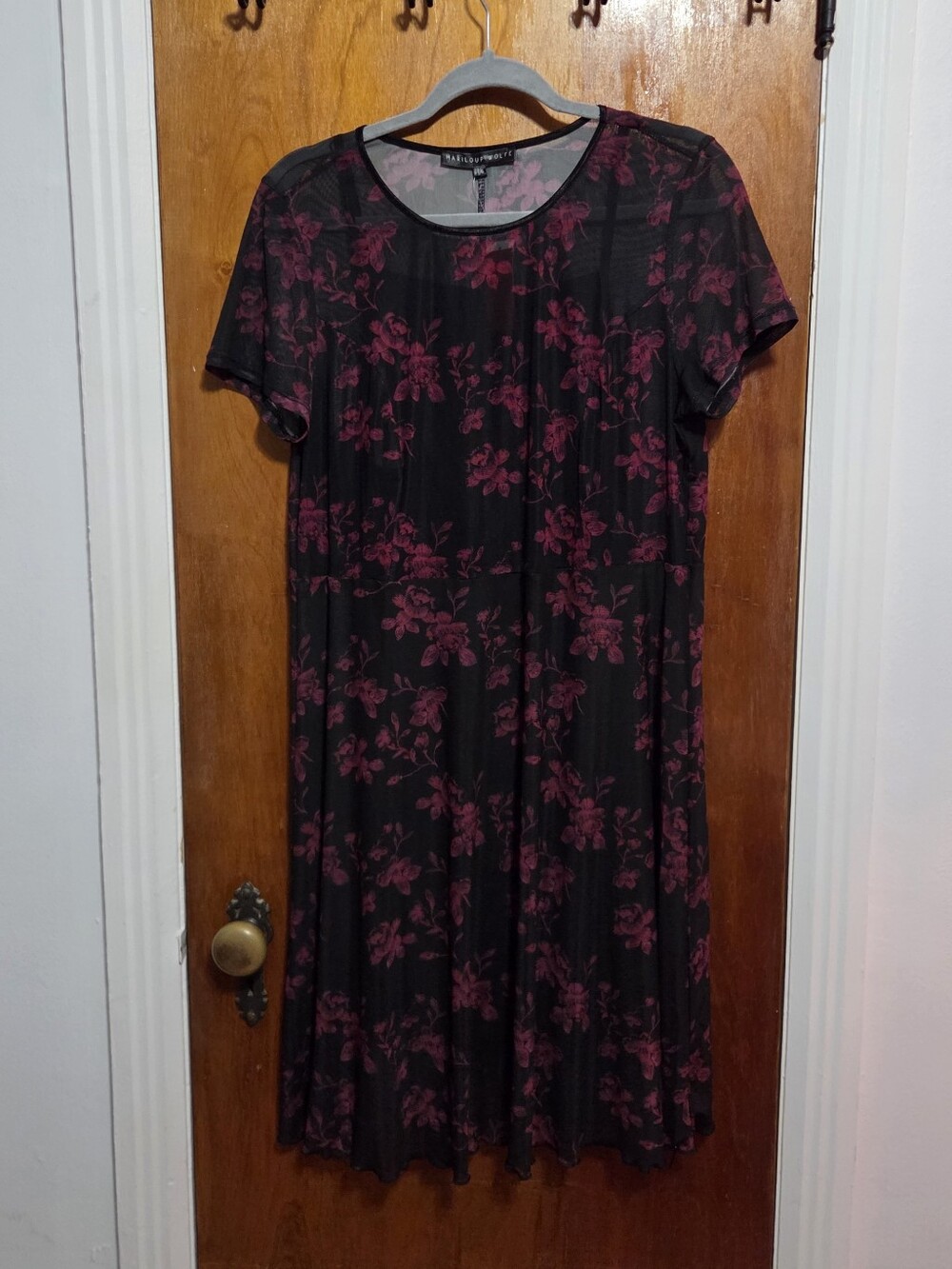 Black & Dark Pink Floral Short-Sleeve Women's Dress